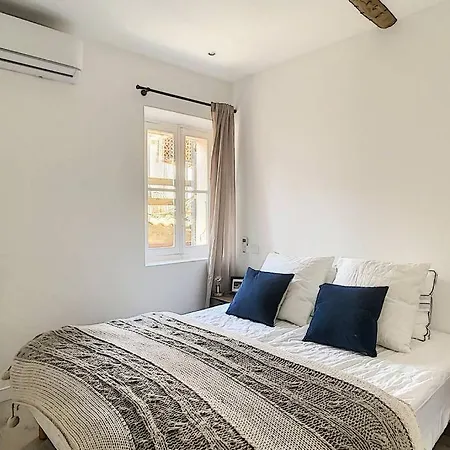 شقة L'appartement D'augustin. كان