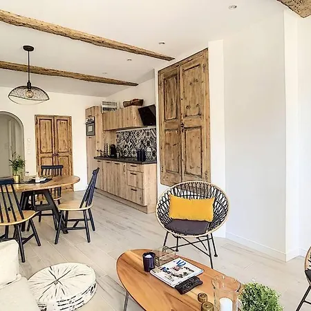 L'appartement D'augustin. *
